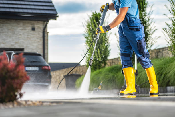 Best Pool Deck Cleaning  in Hinton, WV